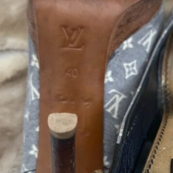 LOUIS VUITTON DENIM MONOGRAM HEELS Fit like 8.5-9 - Picture 8 of 9